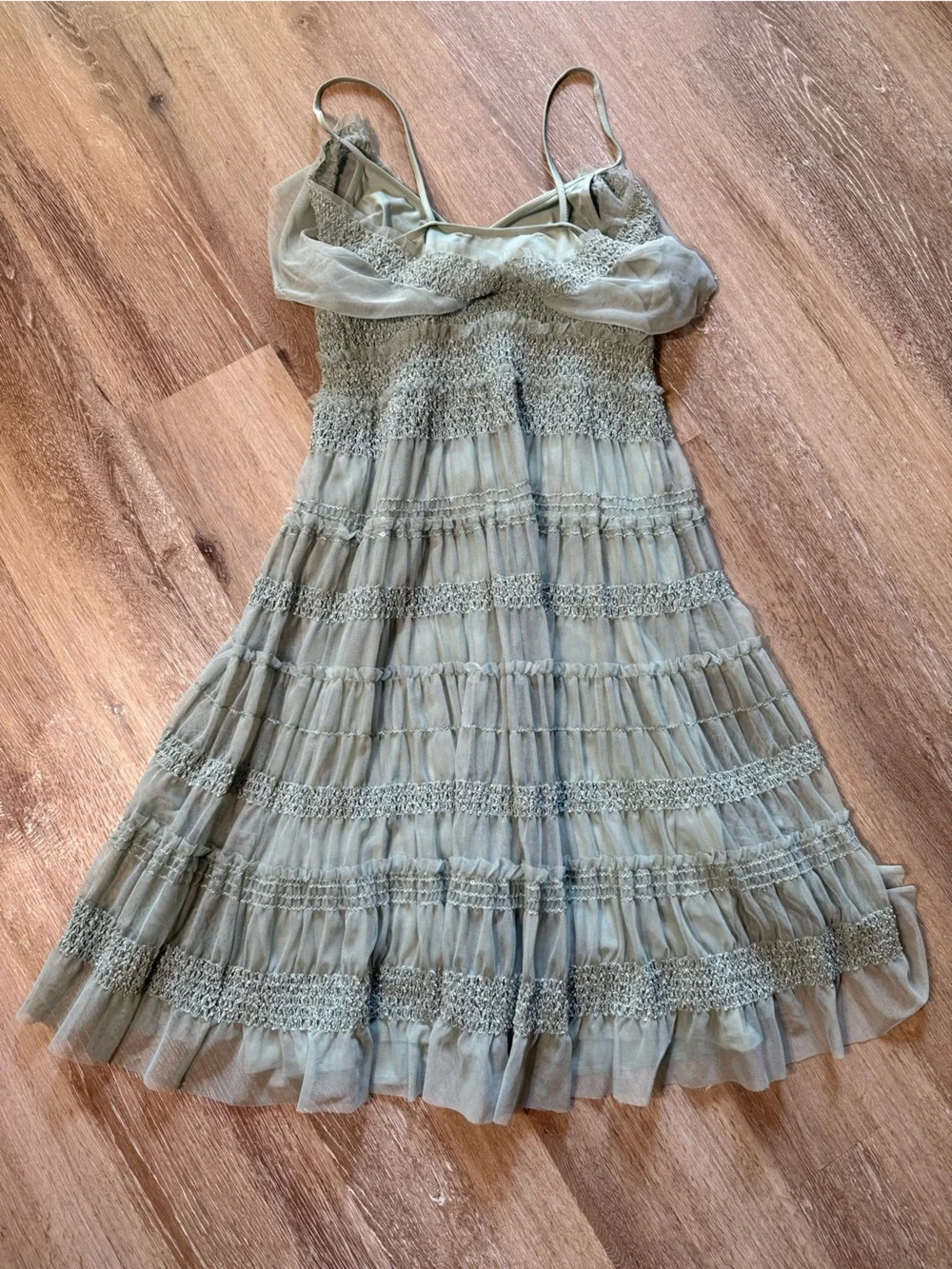 Max Studio Sage Green Smocked Tiered Midi Dress Size Medium